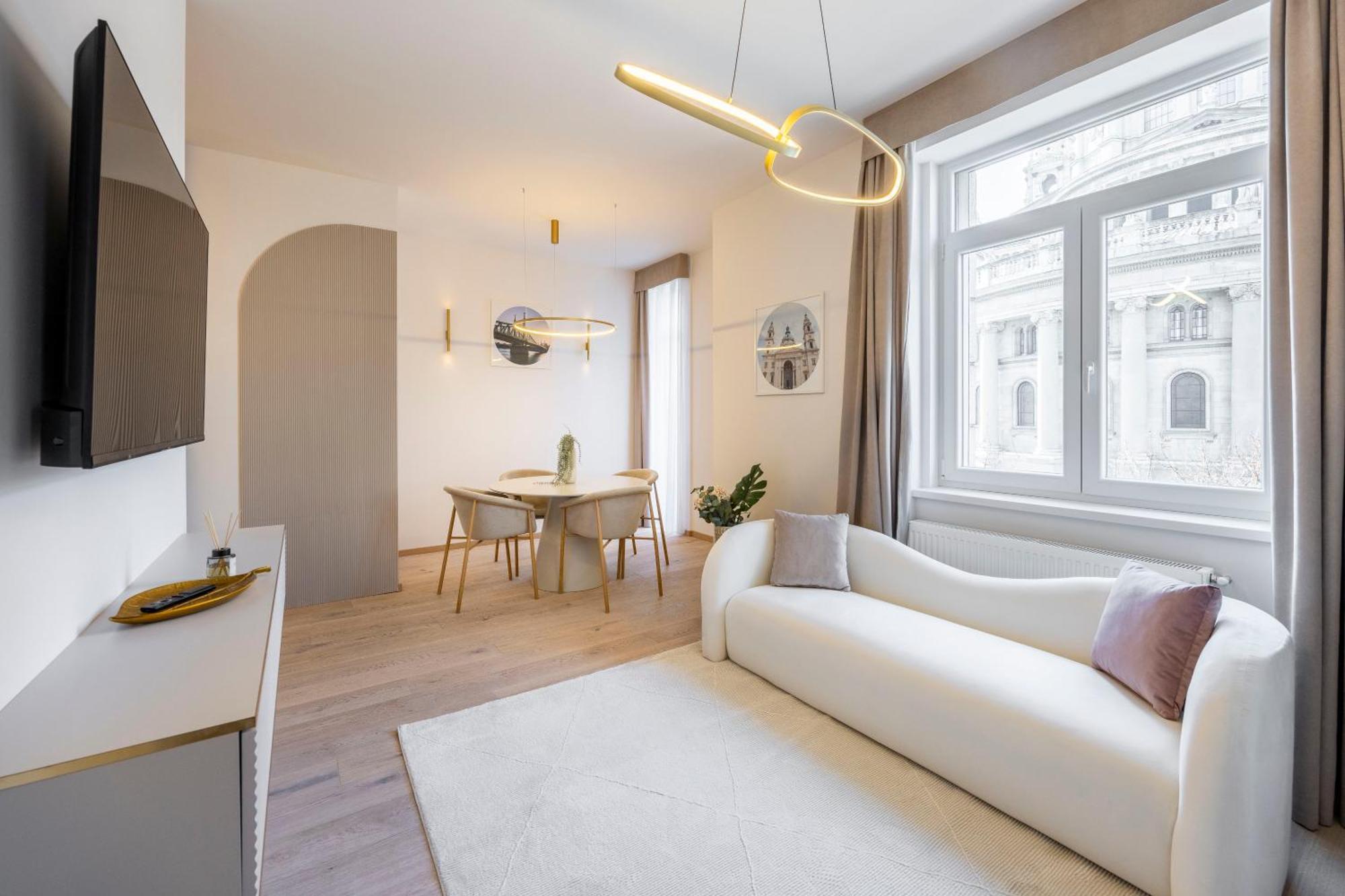 Luxurious Central Apartment W/ A Stunning View To The Basilica Budapest Eksteriør bilde