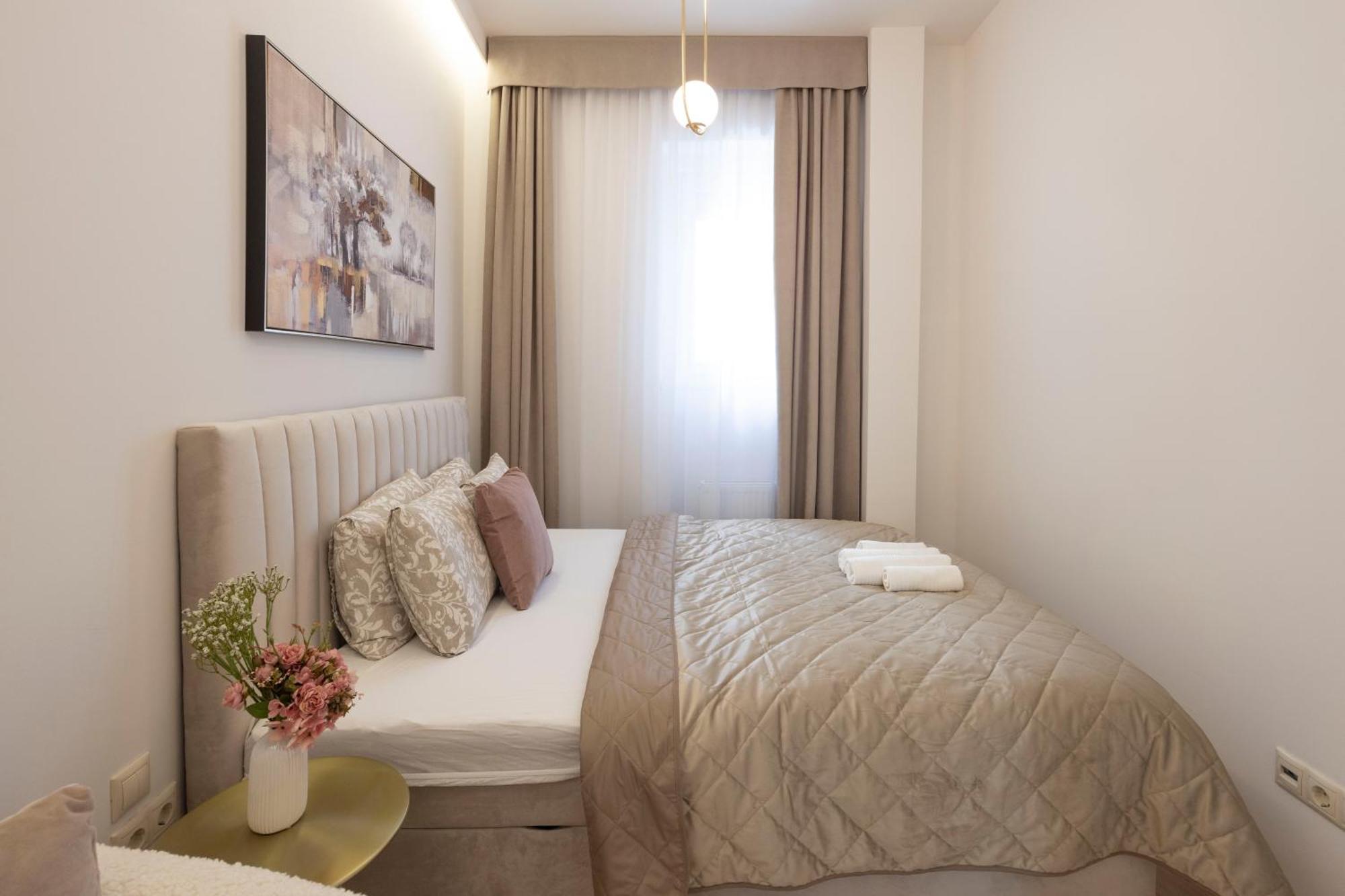 Luxurious Central Apartment W/ A Stunning View To The Basilica Budapest Eksteriør bilde